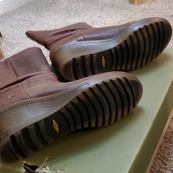 Boots - Picture 4 of 9